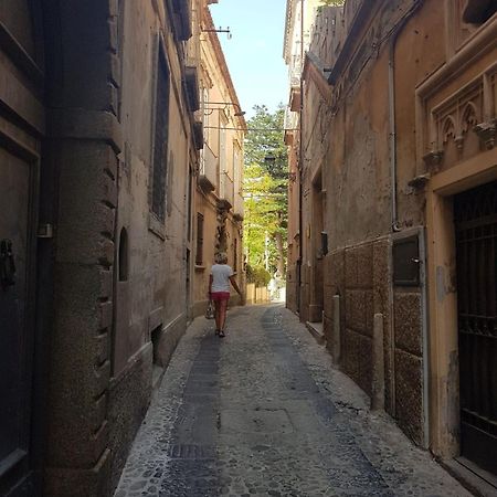 B&B Il Vicolo Di Pizzo Eksteriør billede