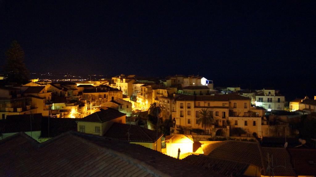 B&B Il Vicolo Di Pizzo Eksteriør billede